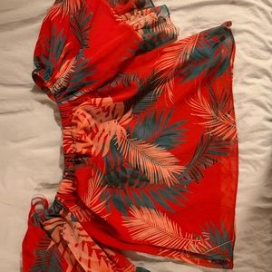 Floral off-shoulder top 🥵